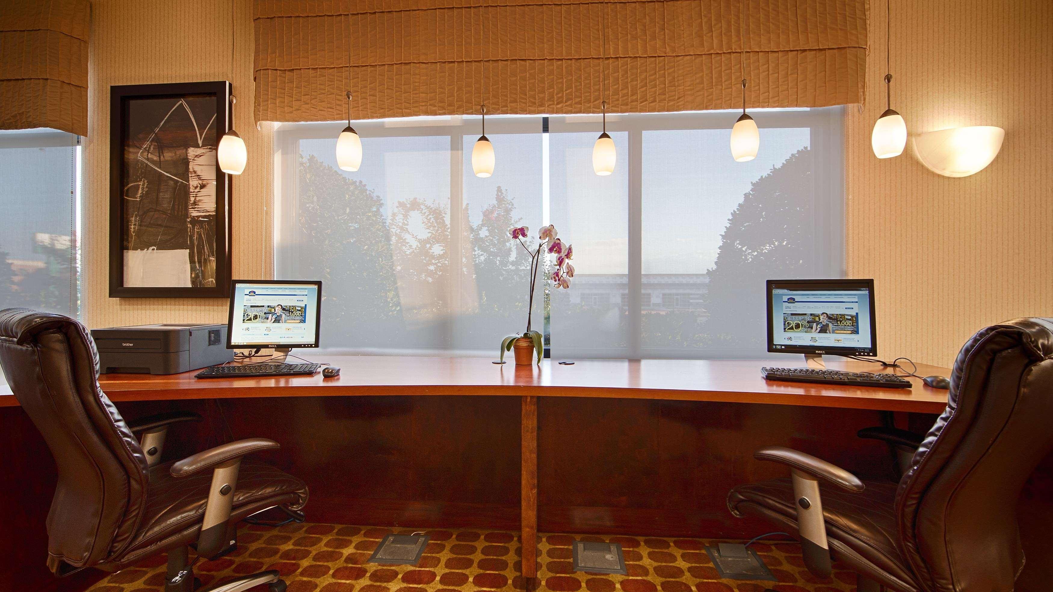 Best Western Plus Castlerock Inn & Suites Bentonville Ngoại thất bức ảnh